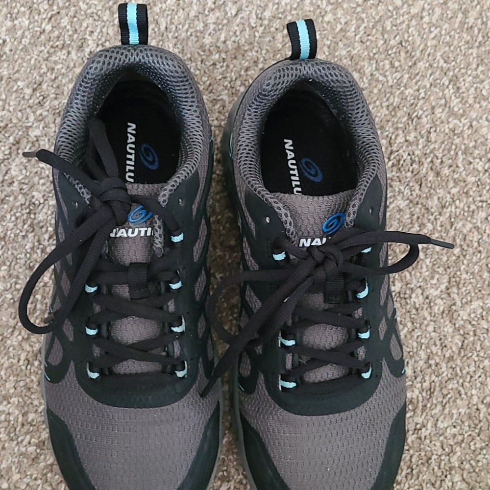 Shoes - Picture 3 of 4